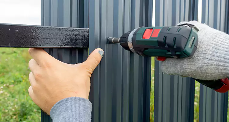 Metal Gate Repair in Four Corners, FL
